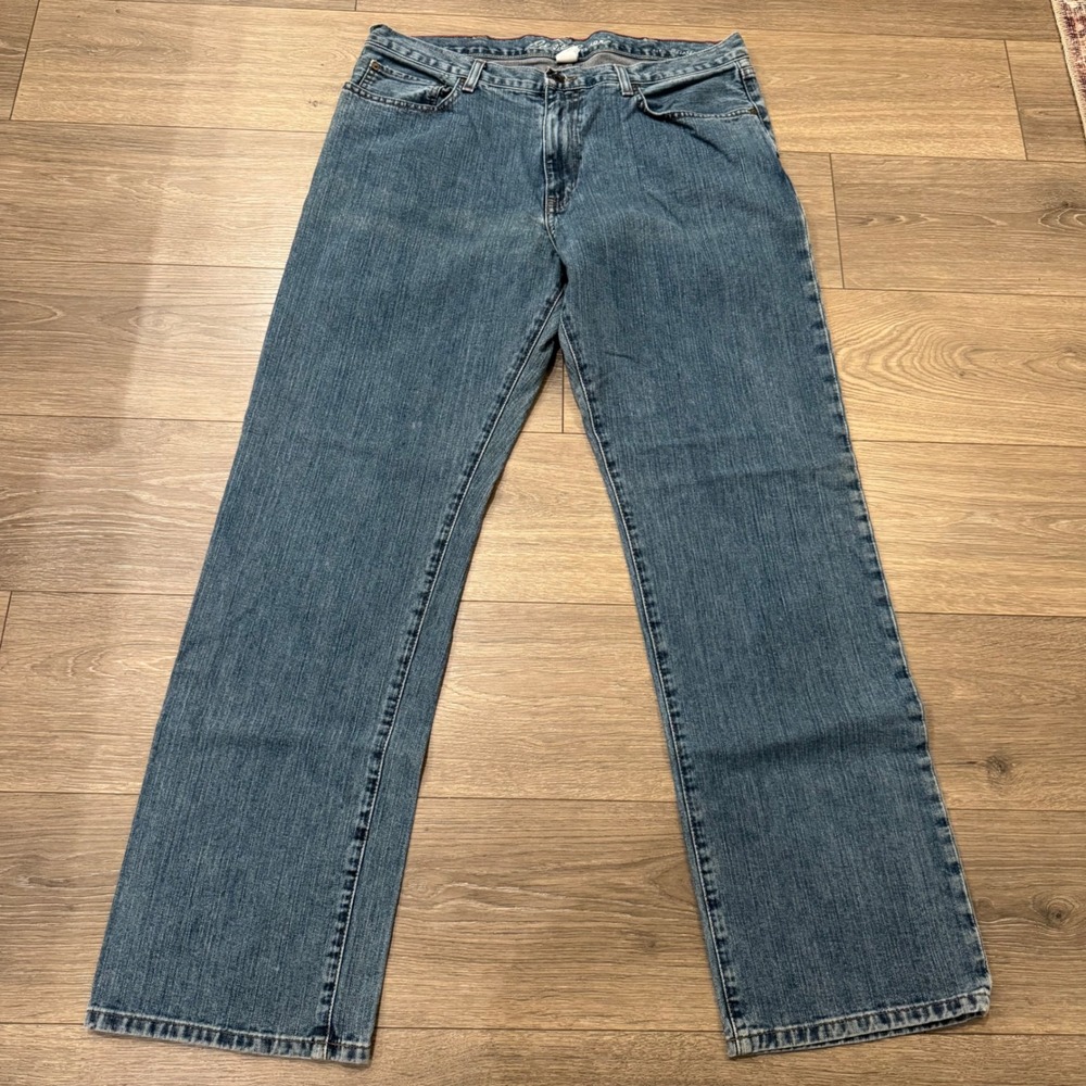 Eddie Bauer Mens Relaxed Fit Jeans 36x34 Medium Wash Blue Denim Straight Leg